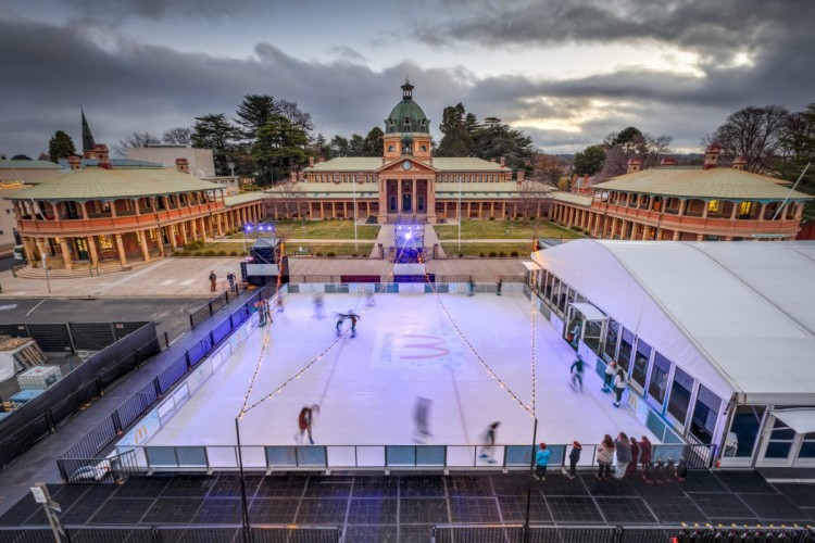 2016 – Aerial view of Ice Rink and Bathurst Court House